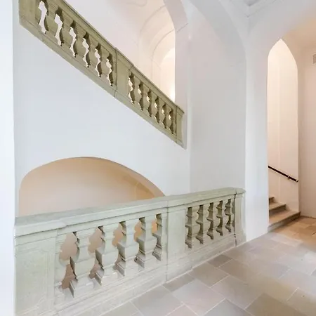 Hostel Petra In Historical Palace