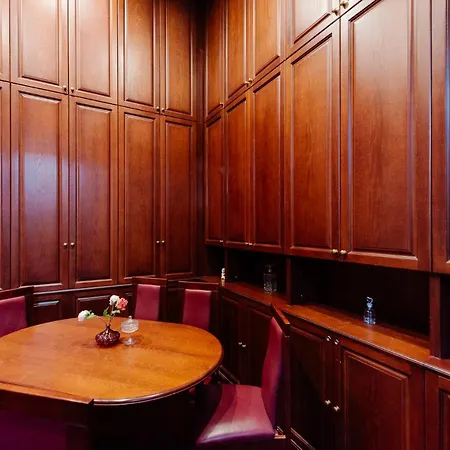 Petra In Historical Palace Bratislava