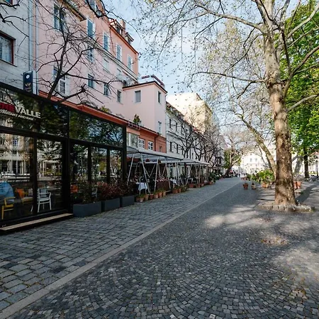 Petra In Historical Palace Hostel Bratislava