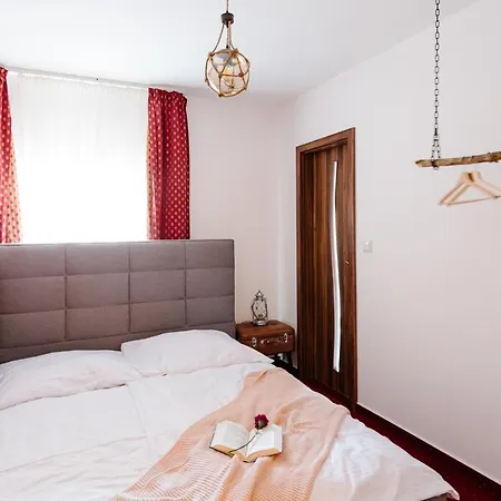 Petra In Historical Palace * Bratislava