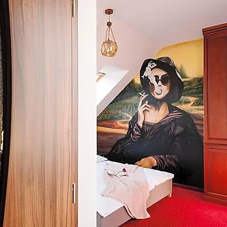 Hostel Petra In Historical Palace *
