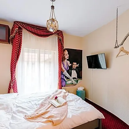 Hostel Petra In Historical Palace