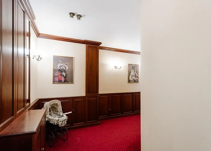 Petra In Historical Palace *