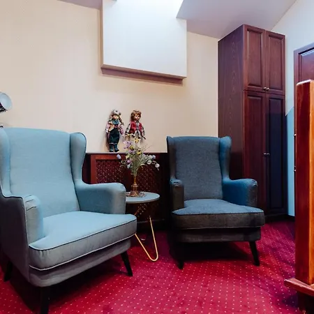 Petra In Historical Palace * 브라티슬라바