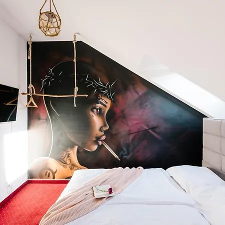 Petra In Historical Palace 브라티슬라바