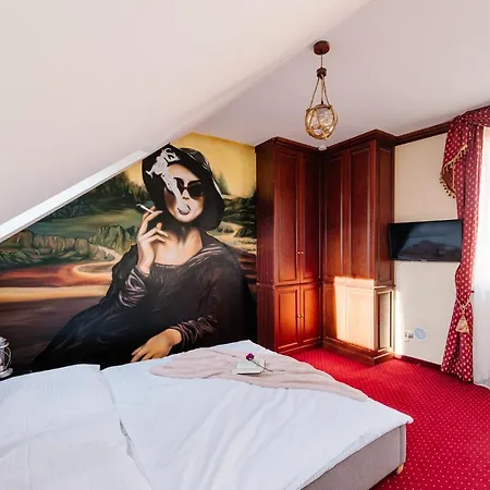 Petra In Historical Palace * 브라티슬라바