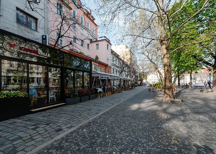Petra In Historical Palace Hostel Bratislava